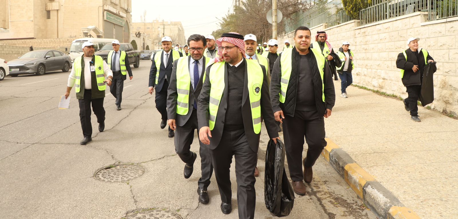 Madar Al-Saa Images 0.4212240367724601