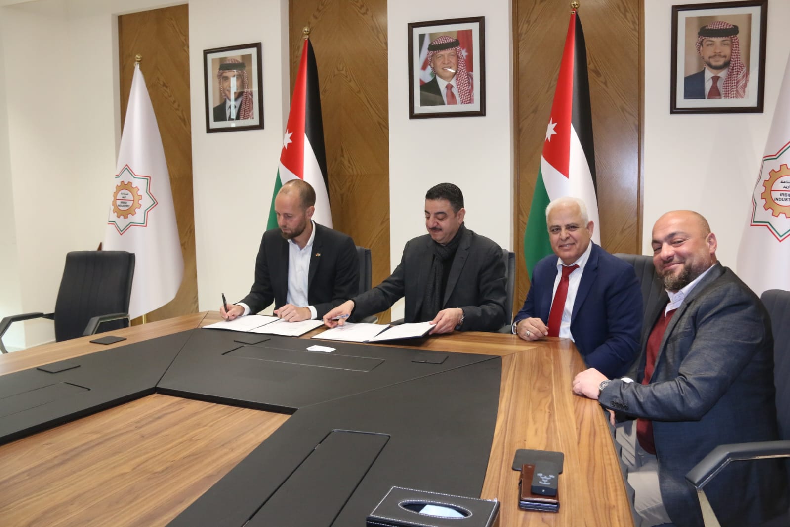 Madar Al-Saa Images 0.9352485808001441