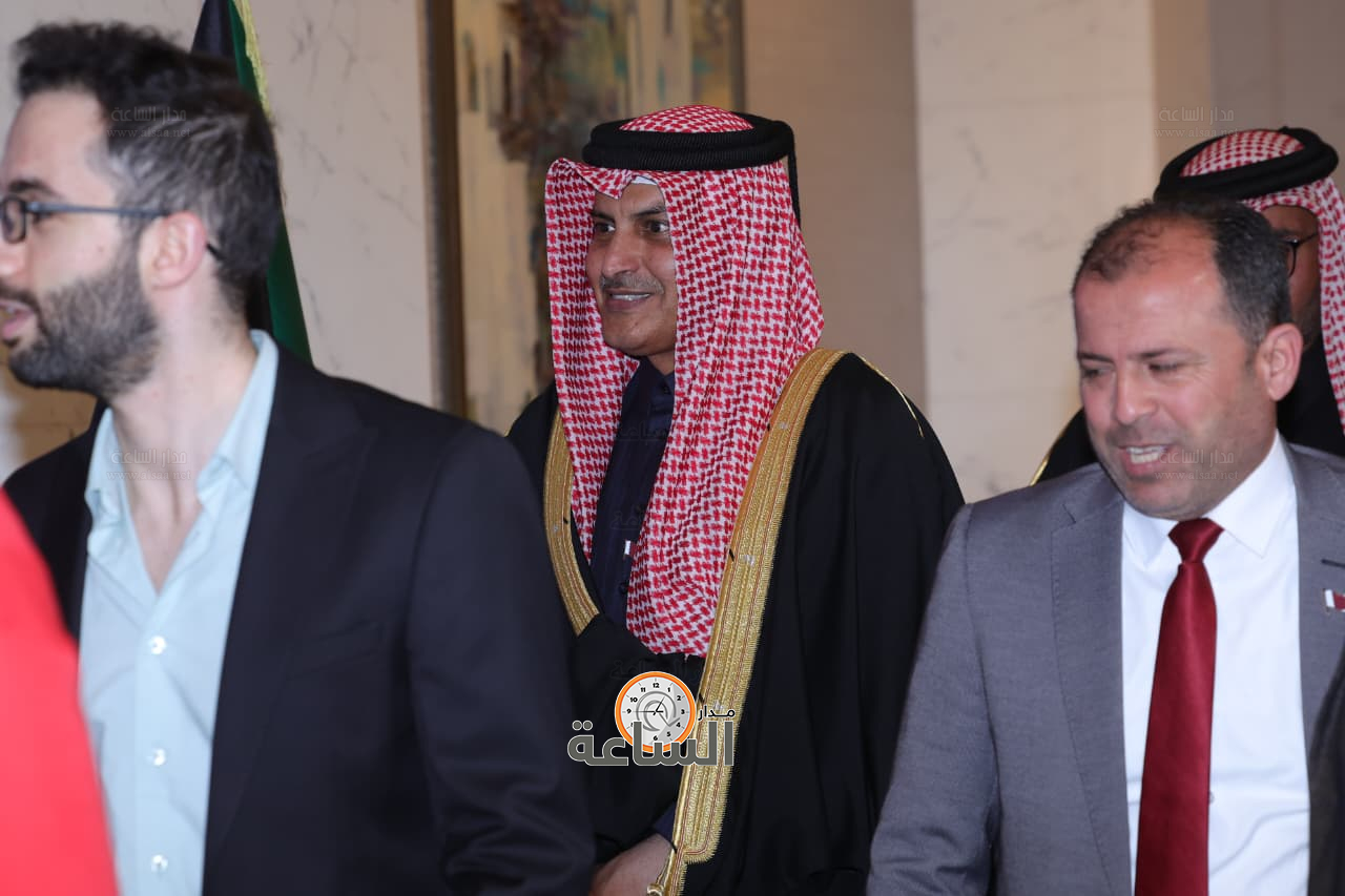 Madar Al-Saa Images 0.9523453739317924