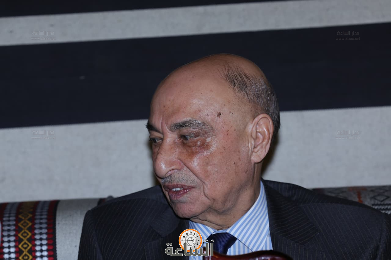 Madar Al-Saa Images 0.15840040298824354