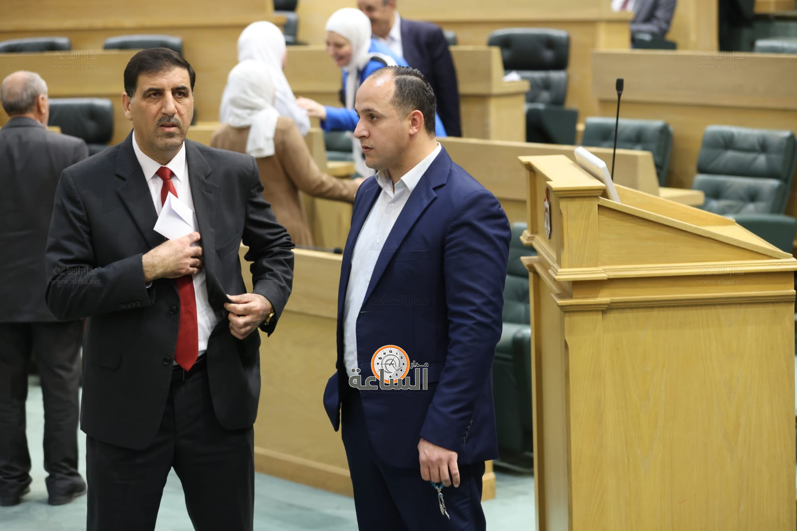 Madar Al-Saa Images 0.3849121062363534