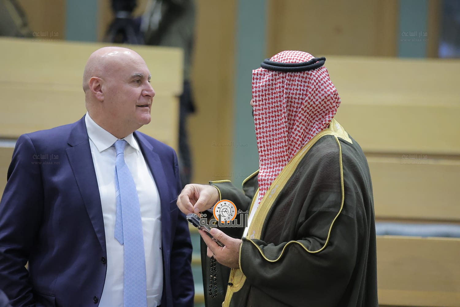 Madar Al-Saa Images 0.5688572762149327