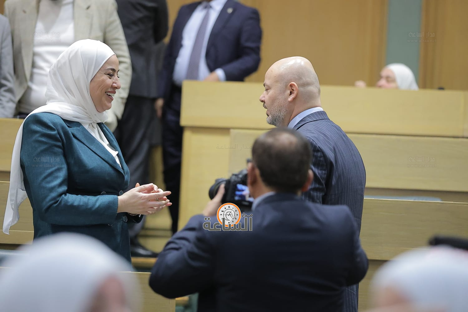 Madar Al-Saa Images 0.4366822666877551