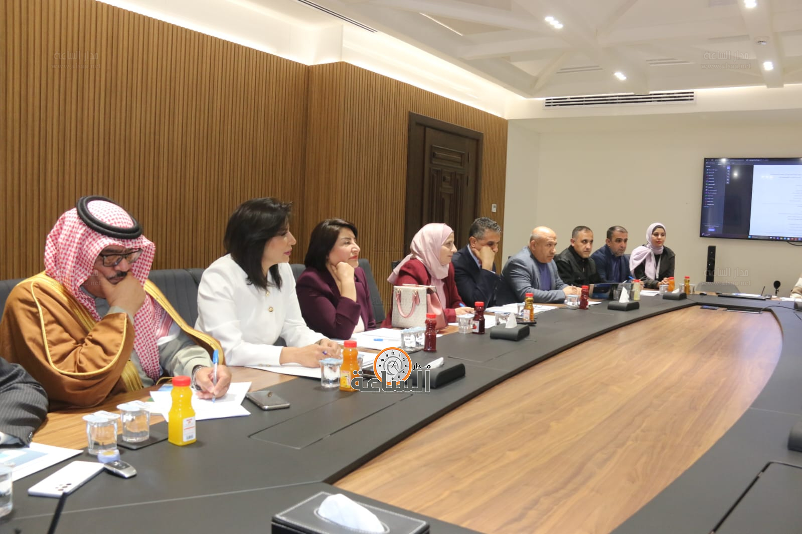 Madar Al-Saa Images 0.04514095662333839