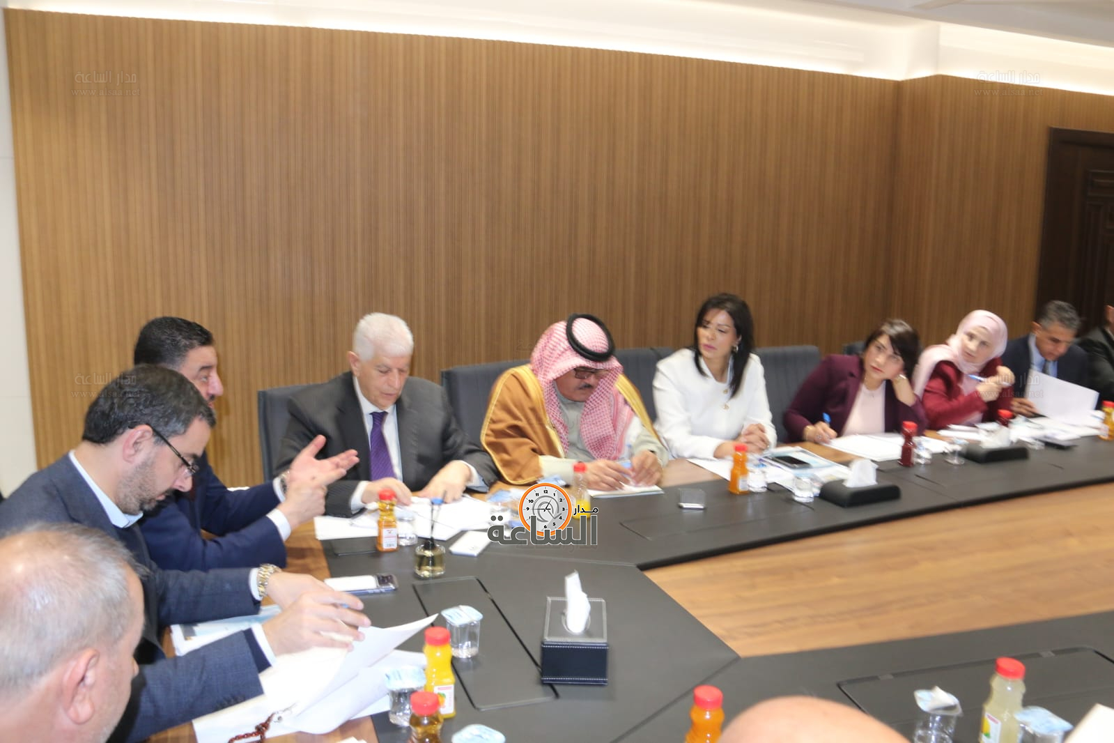 Madar Al-Saa Images 0.4412133248934942