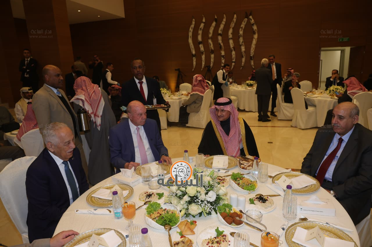 Madar Al-Saa Images 0.19654890074575293