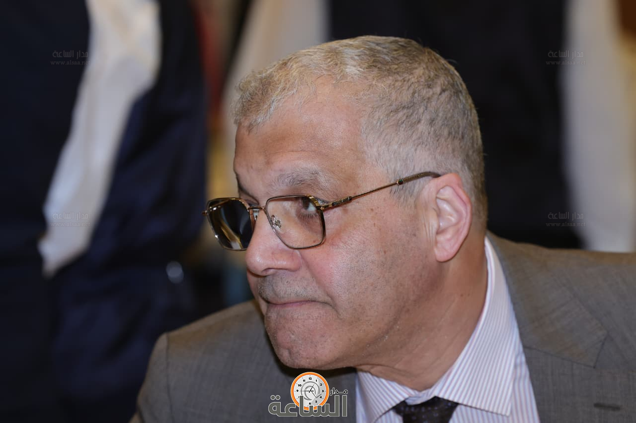 Madar Al-Saa Images 0.1947416141446735