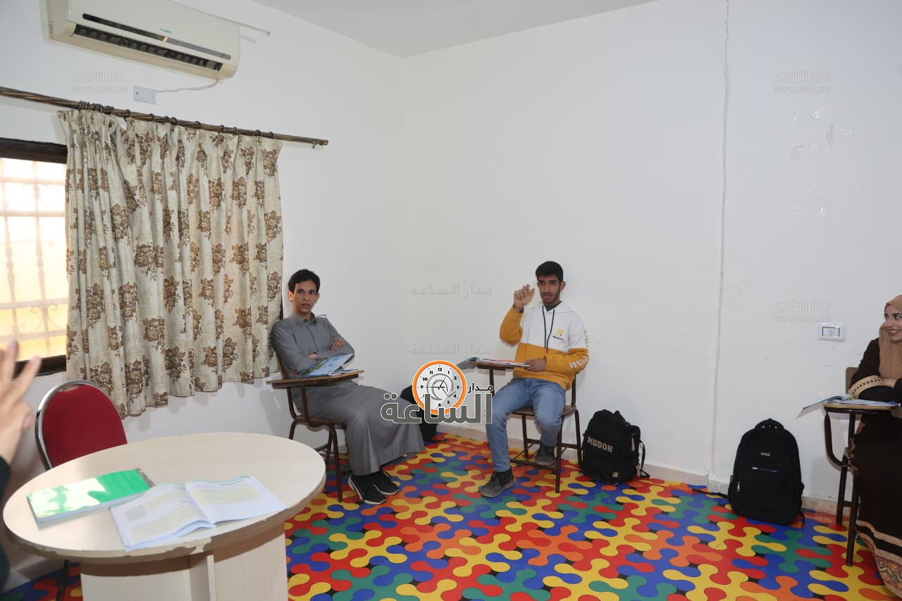 Madar Al-Saa Images 0.8706970295632069