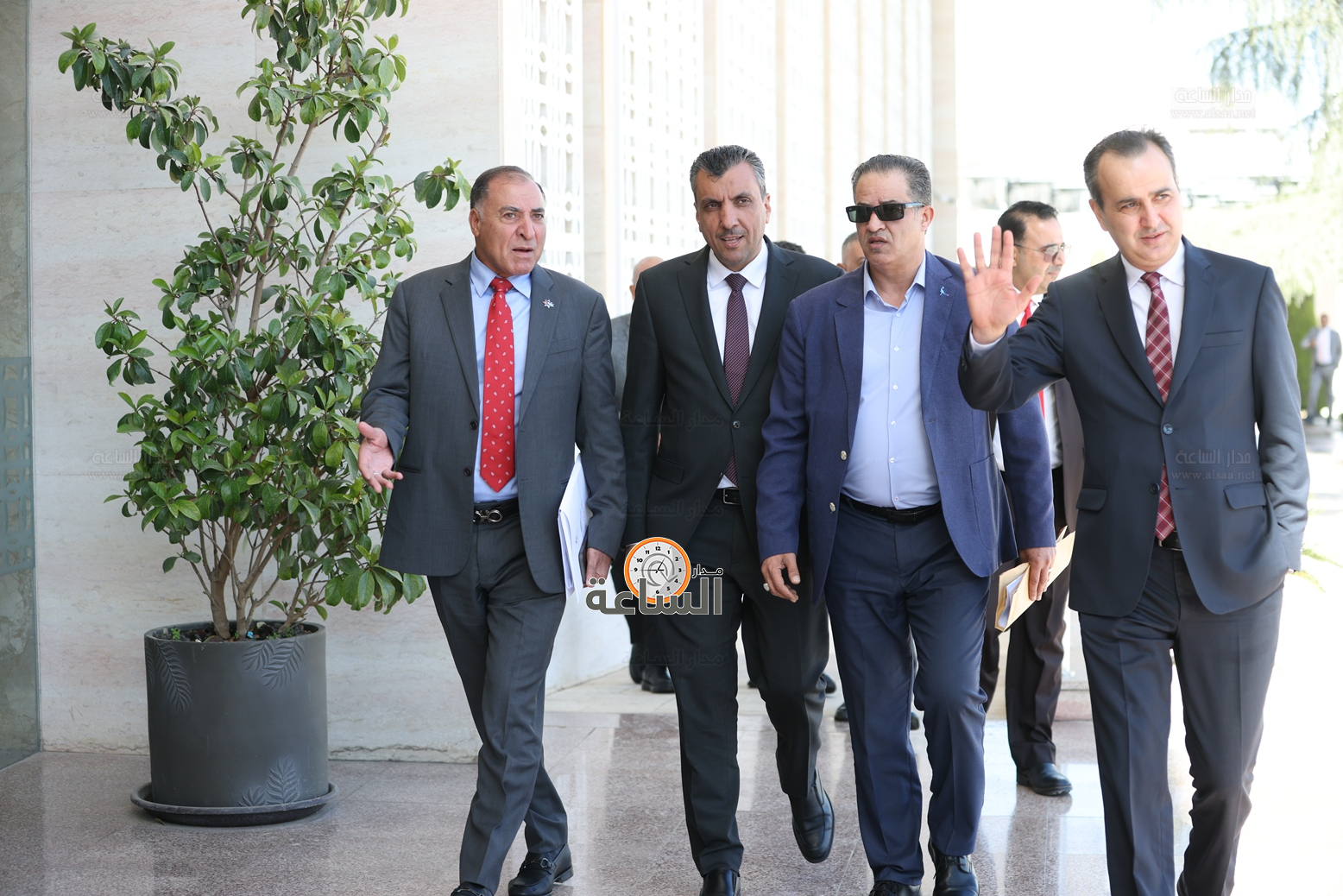 Madar Al-Saa Images 0.564709438101559