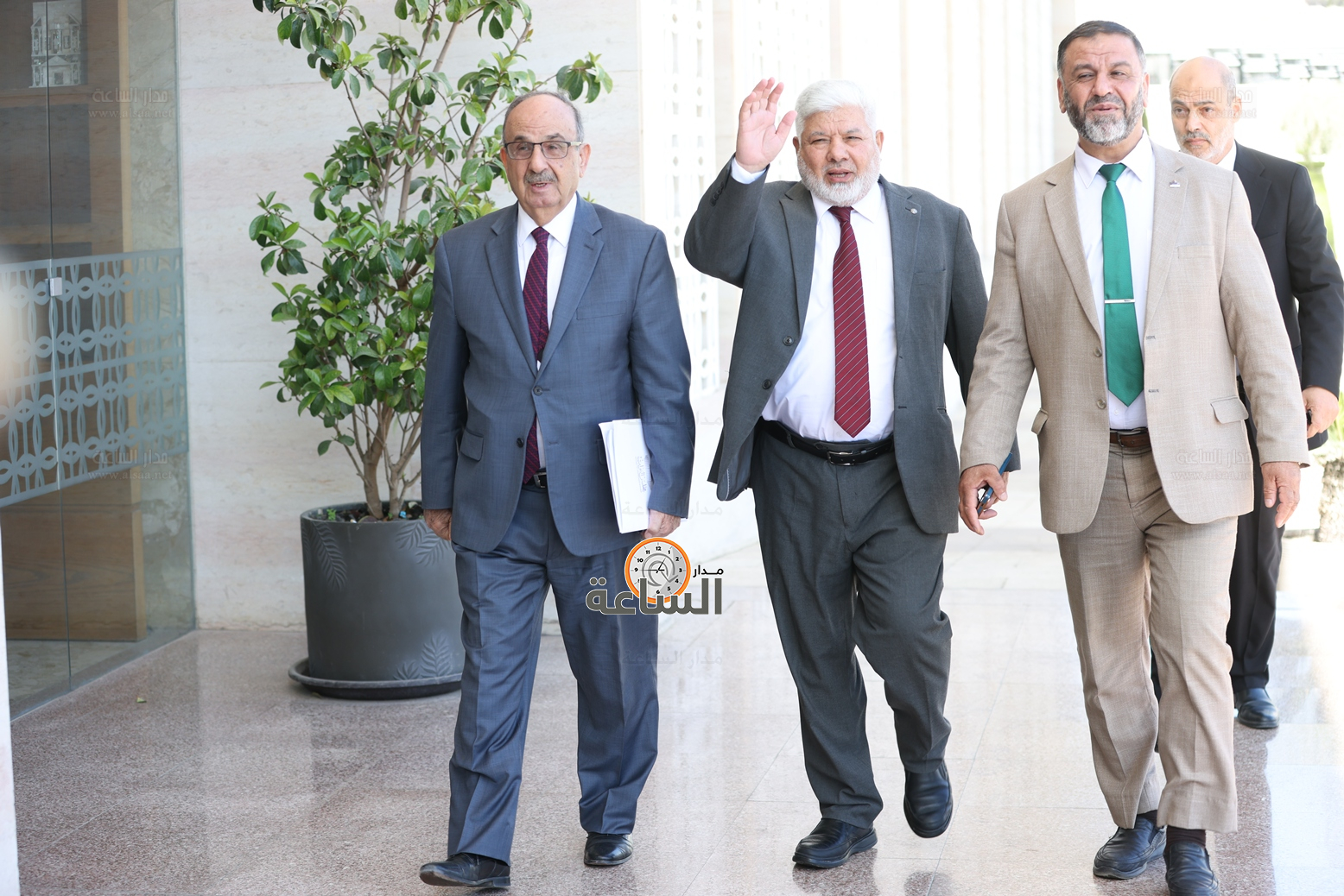 Madar Al-Saa Images 0.8180332703124449