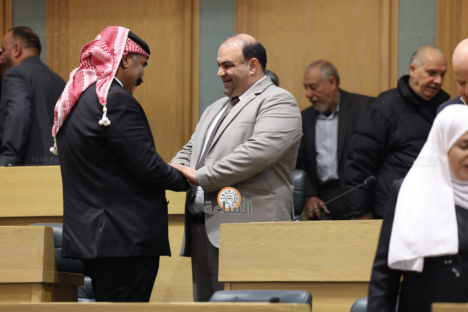 Madar Al-Saa Images 0.4248535860257252