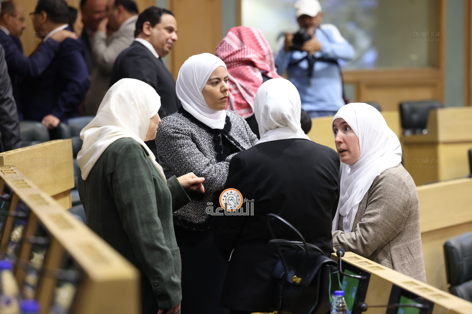 Madar Al-Saa Images 0.7742552683423033