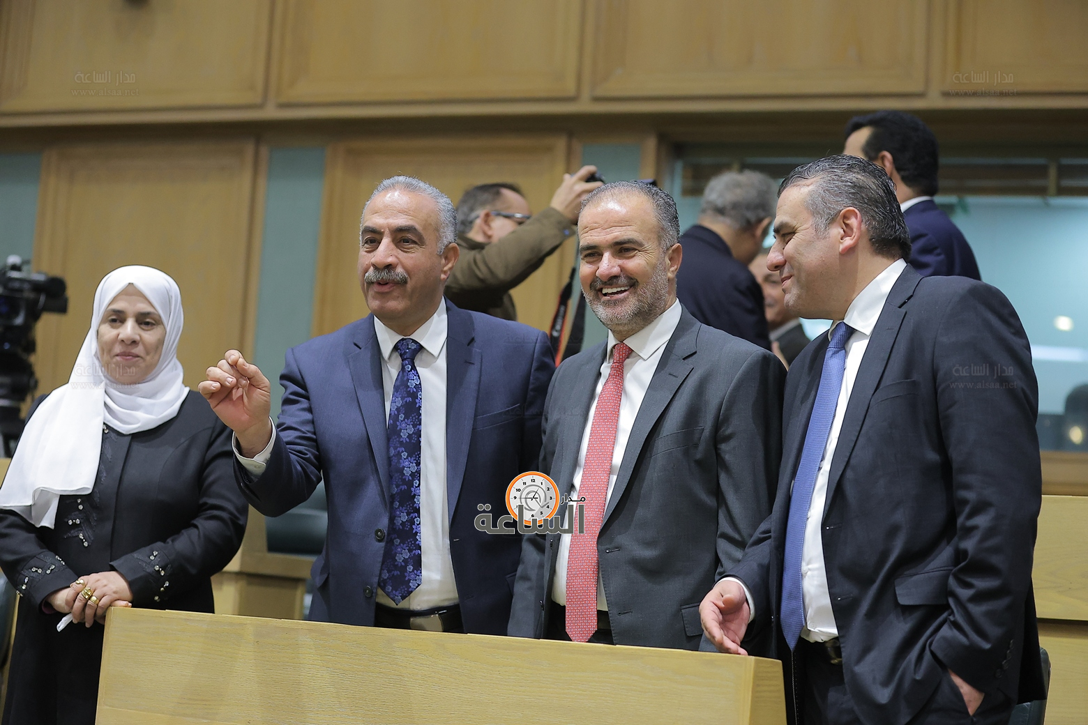 Madar Al-Saa Images 0.39806716741139025