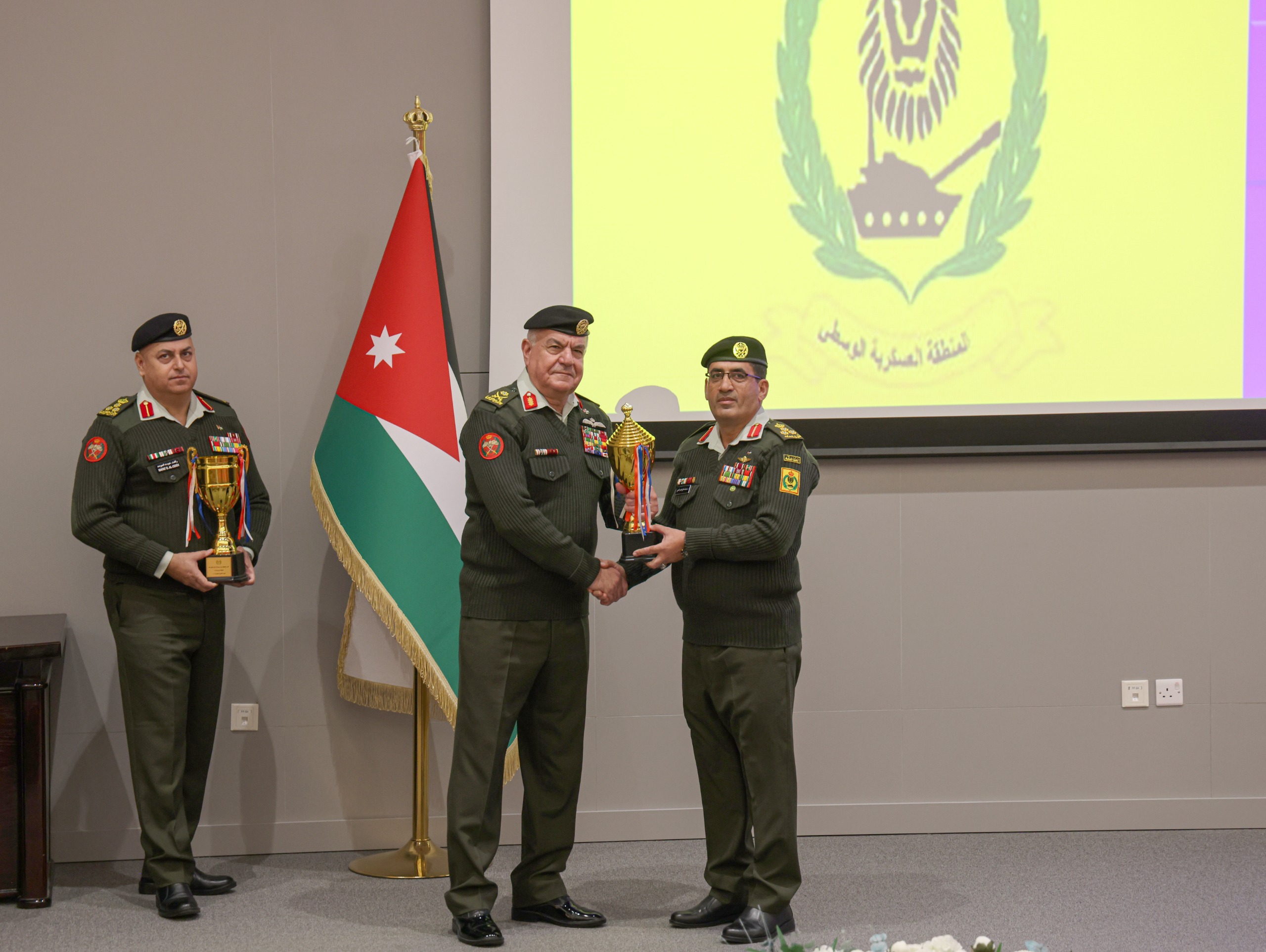 Madar Al-Saa Images 0.2868357420425319