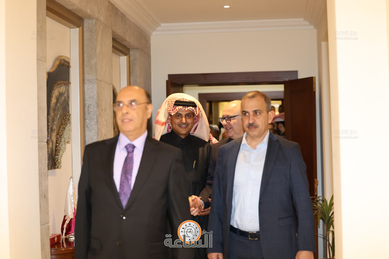 Madar Al-Saa Images 0.4589836274032061