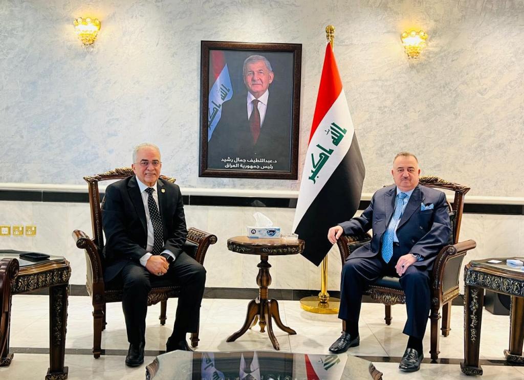 Madar Al-Saa Images 0.7172161309060779