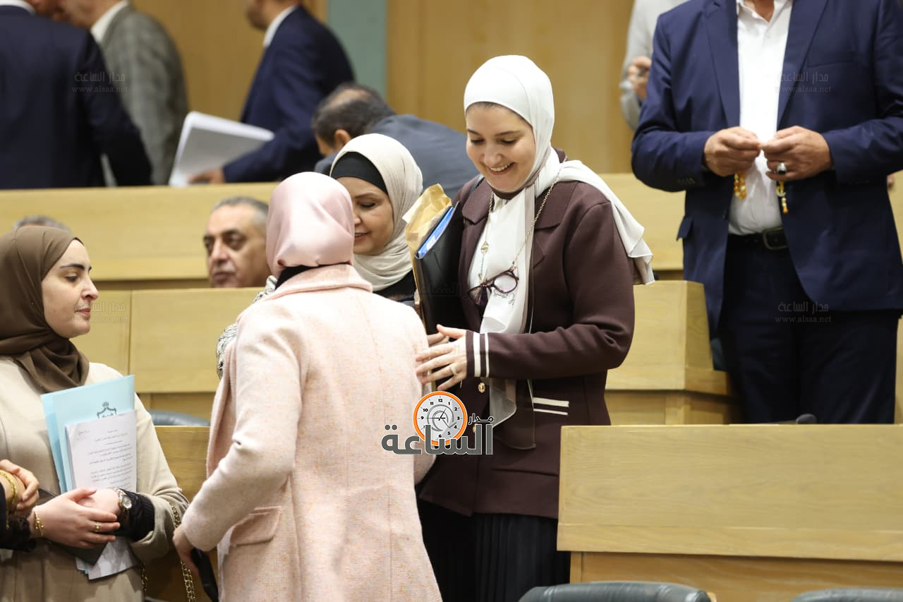 Madar Al-Saa Images 0.8698159388035405