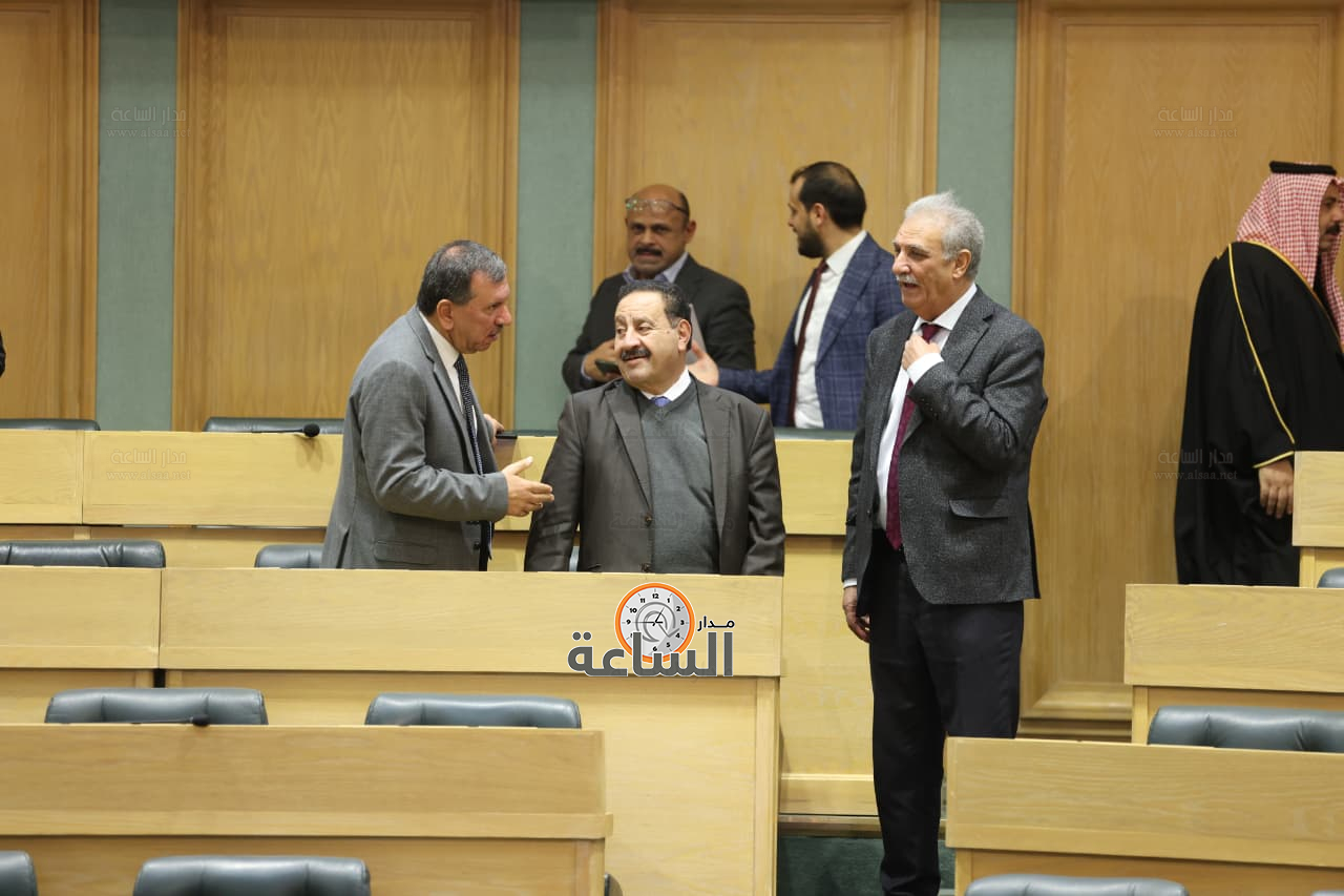 Madar Al-Saa Images 0.9940328132103619