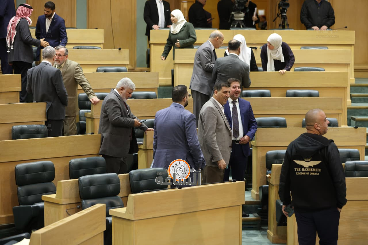 Madar Al-Saa Images 0.47385674052871773