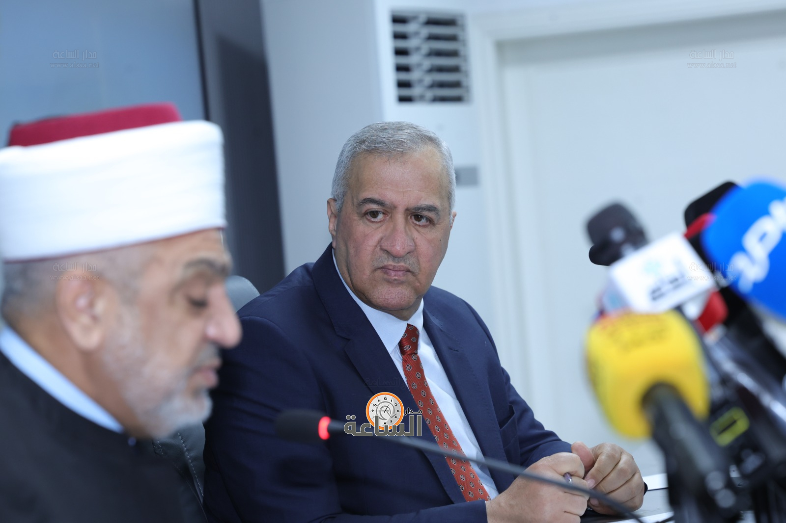 Madar Al-Saa Images 0.9630873274467832