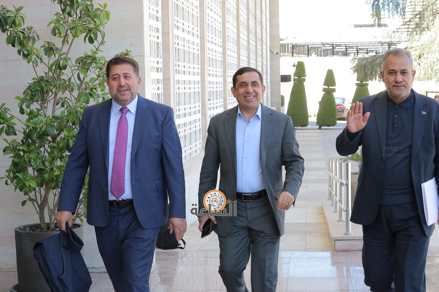 Madar Al-Saa Images 0.8699601695329148