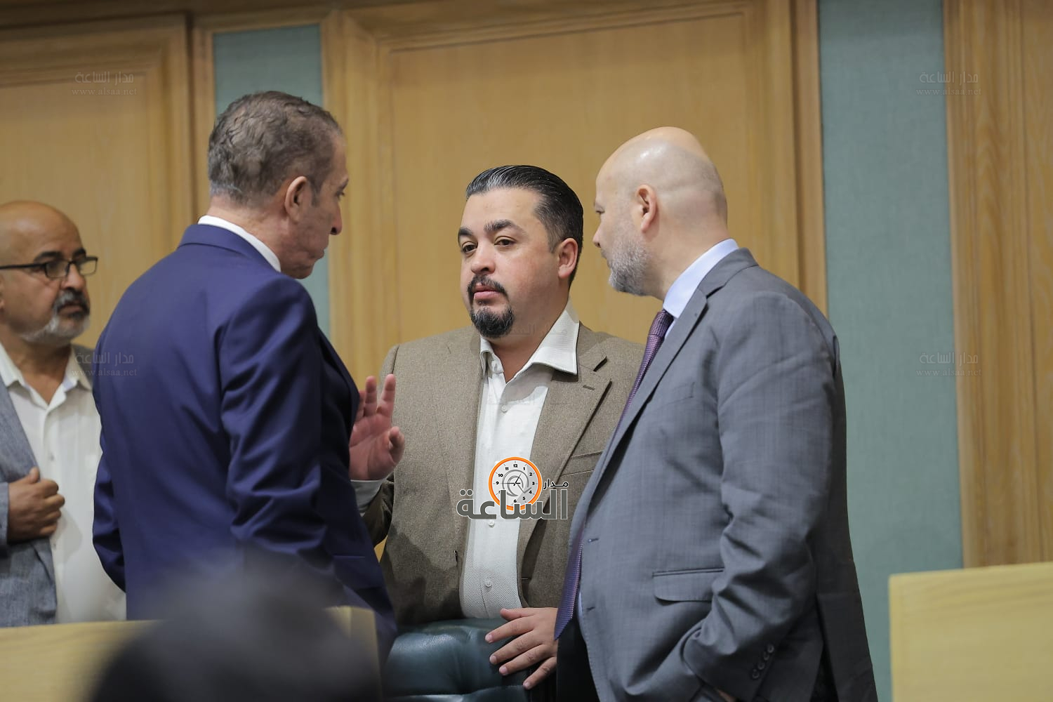 Madar Al-Saa Images 0.22144107958636072