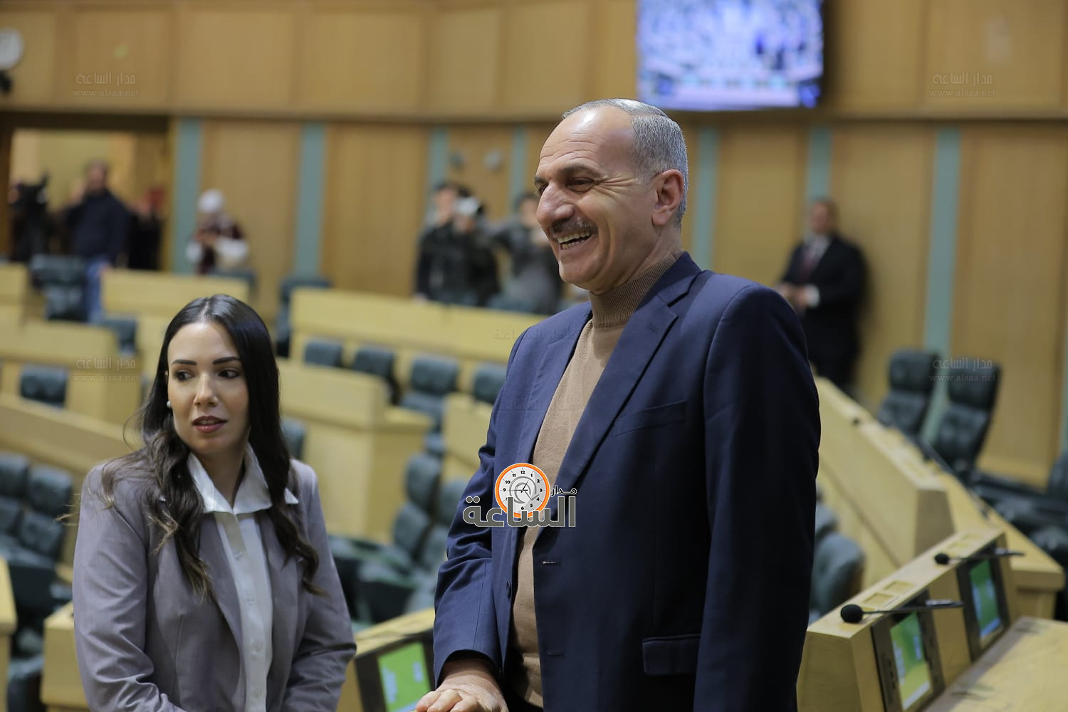 Madar Al-Saa Images 0.8801289738038901