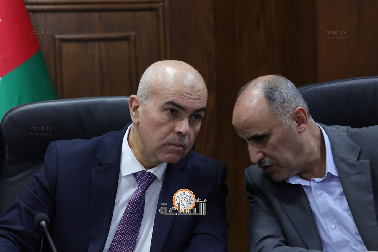 Madar Al-Saa Images 0.11307793139738831