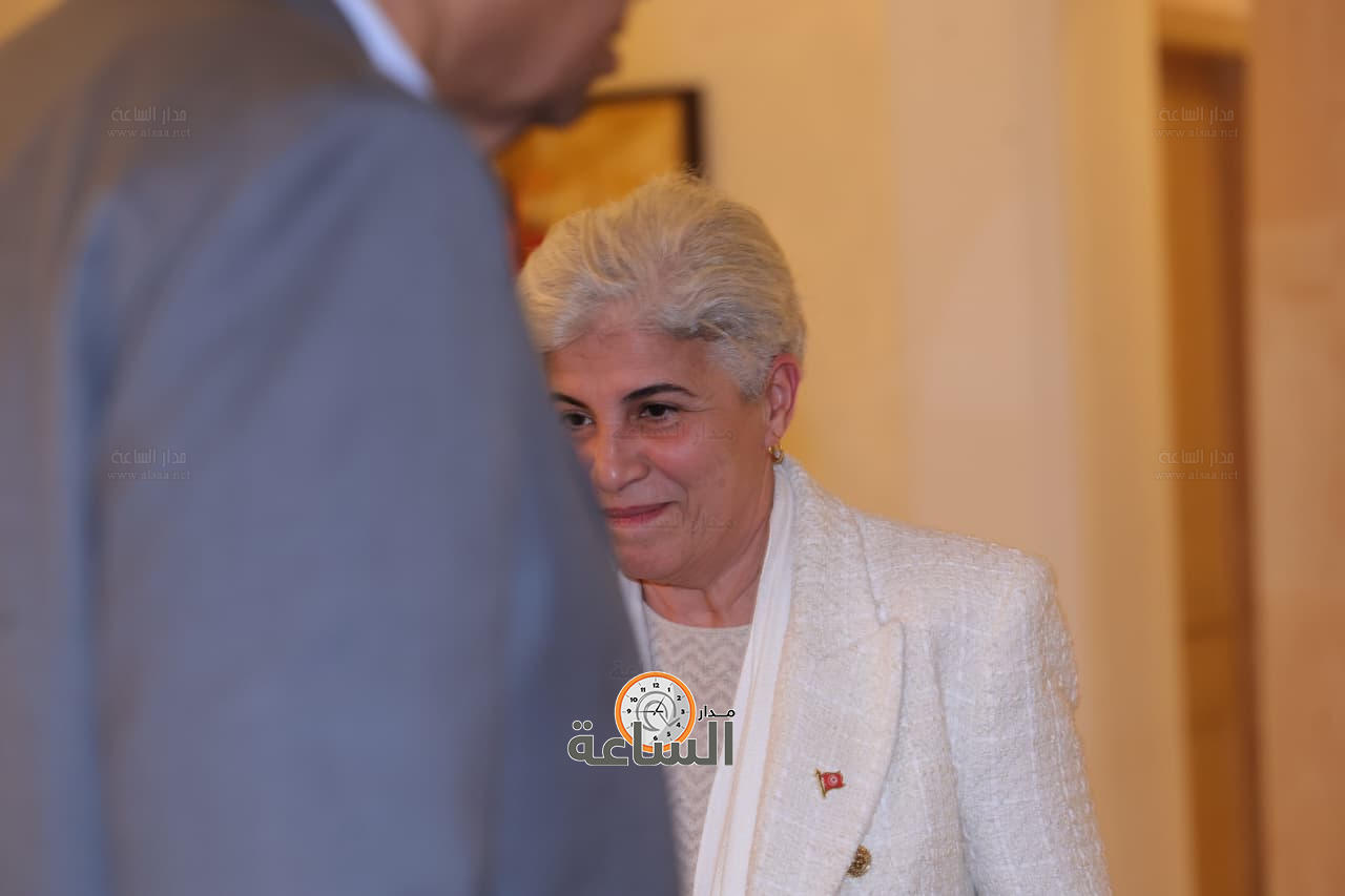 Madar Al-Saa Images 0.3527812055842584