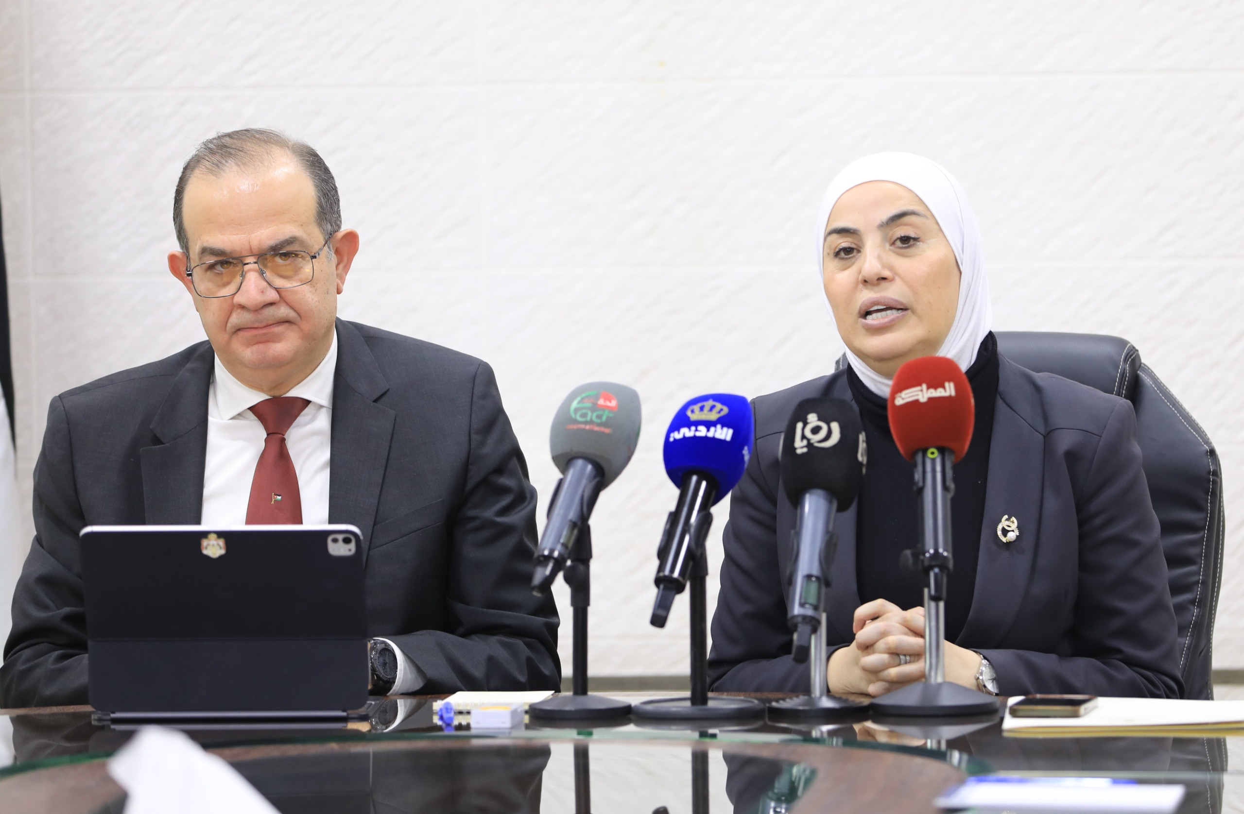 Madar Al-Saa Images 0.37134395633691586