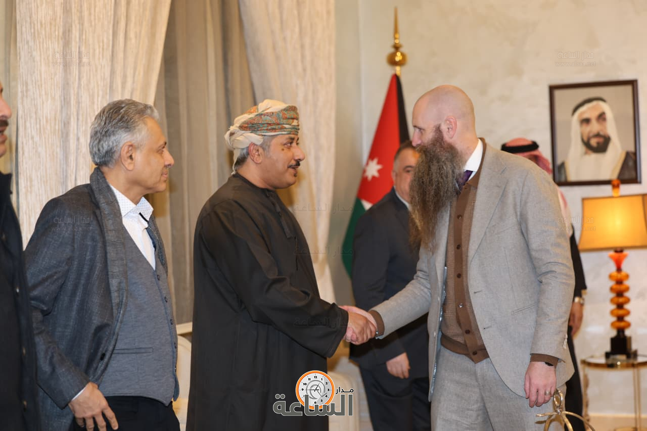 Madar Al-Saa Images 0.10394150063356278