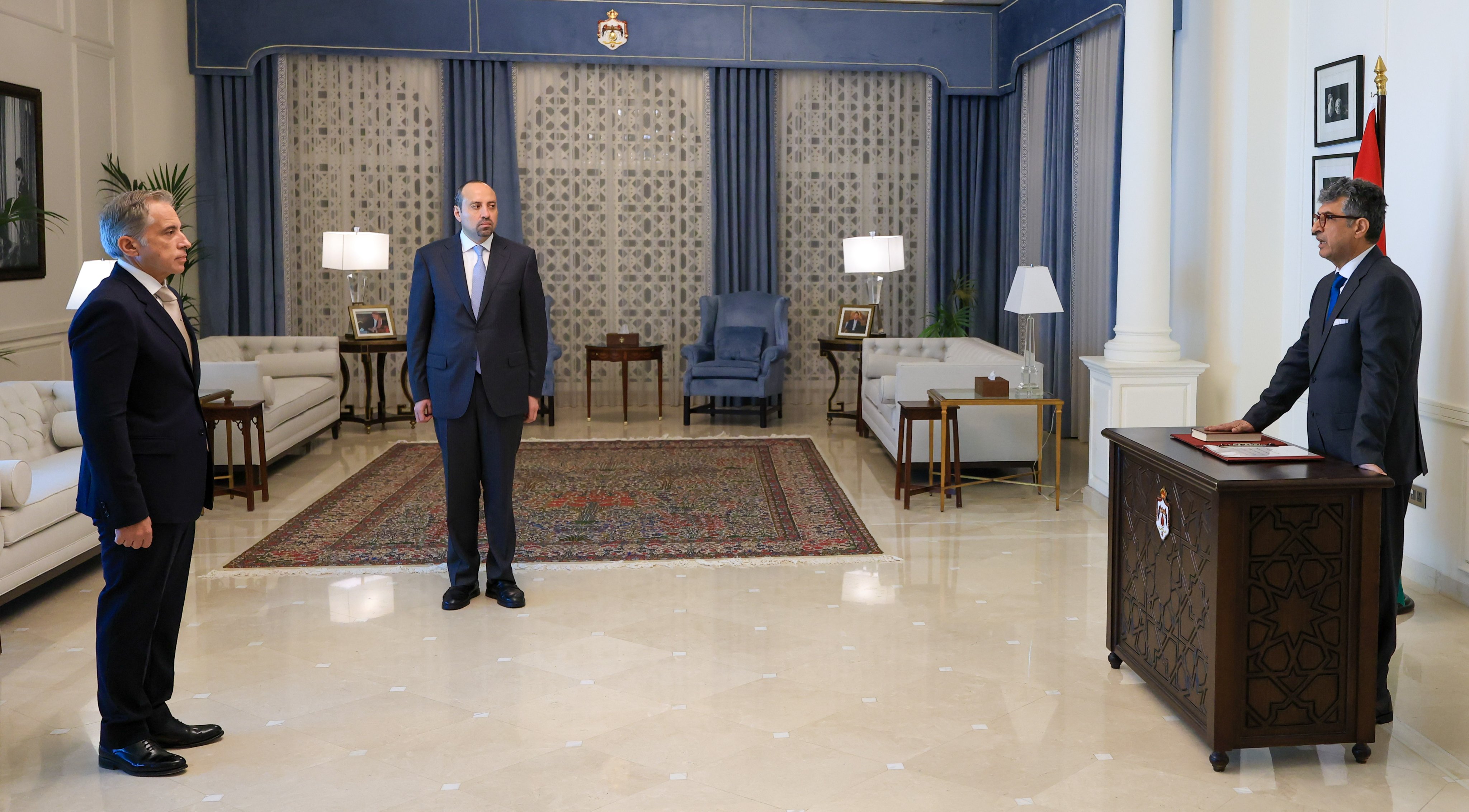 Madar Al-Saa Images 0.4909563203863365