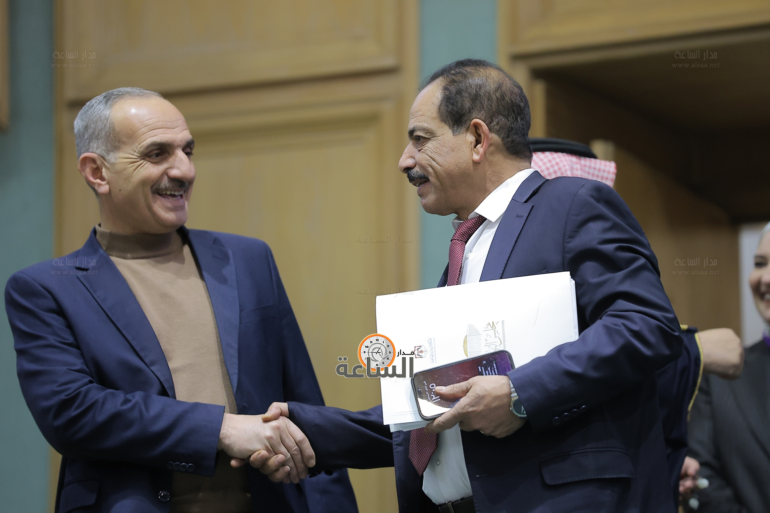 Madar Al-Saa Images 0.4508756055966757