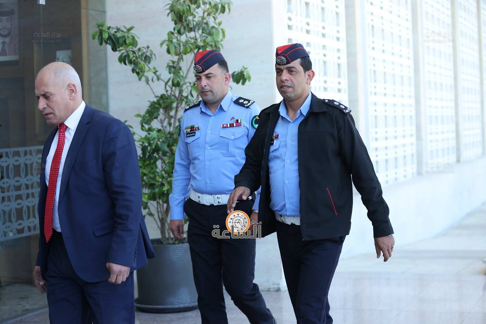 Madar Al-Saa Images 0.9657151823362254