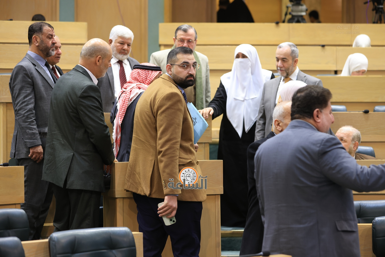 Madar Al-Saa Images 0.49075413547682467