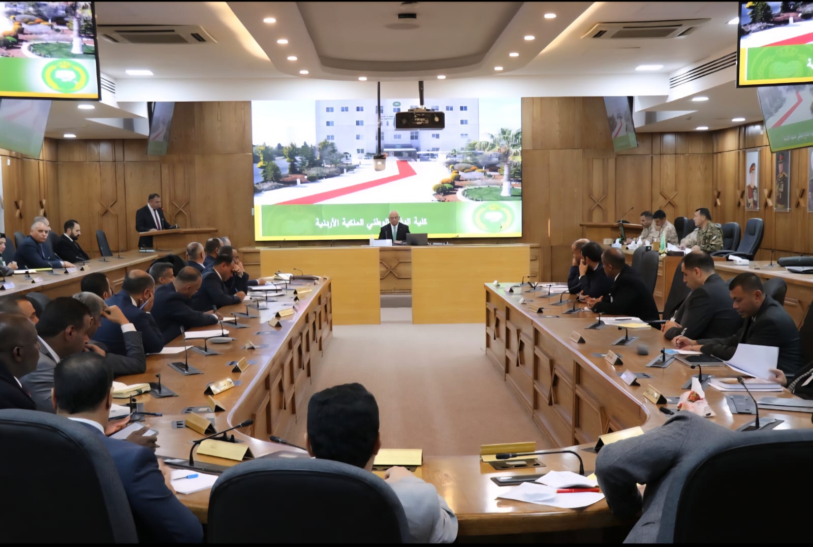 Madar Al-Saa Images 0.8954337963942285