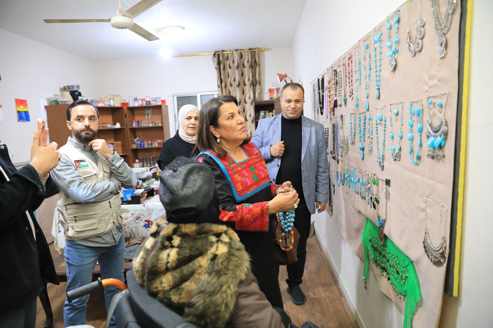 Madar Al-Saa Images 0.3402436520060489