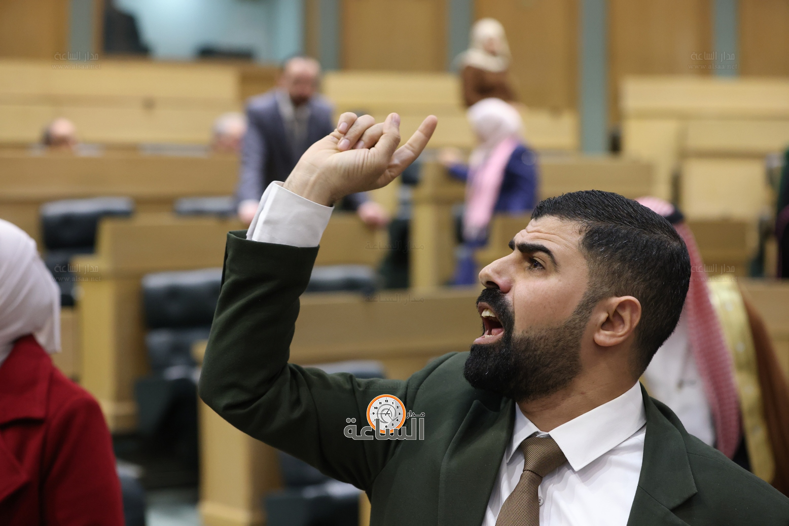 Madar Al-Saa Images 0.9238747360225519