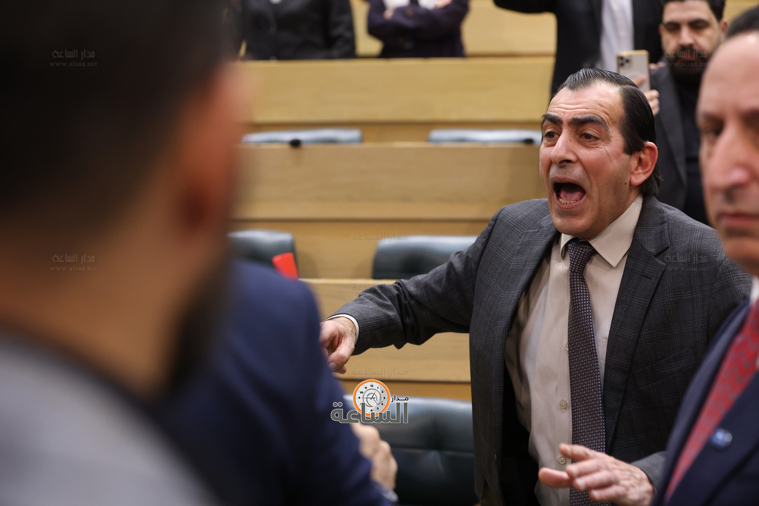 Madar Al-Saa Images 0.7394347070325469