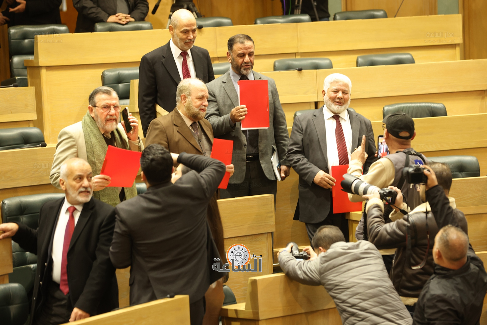 Madar Al-Saa Images 0.44581111257714257