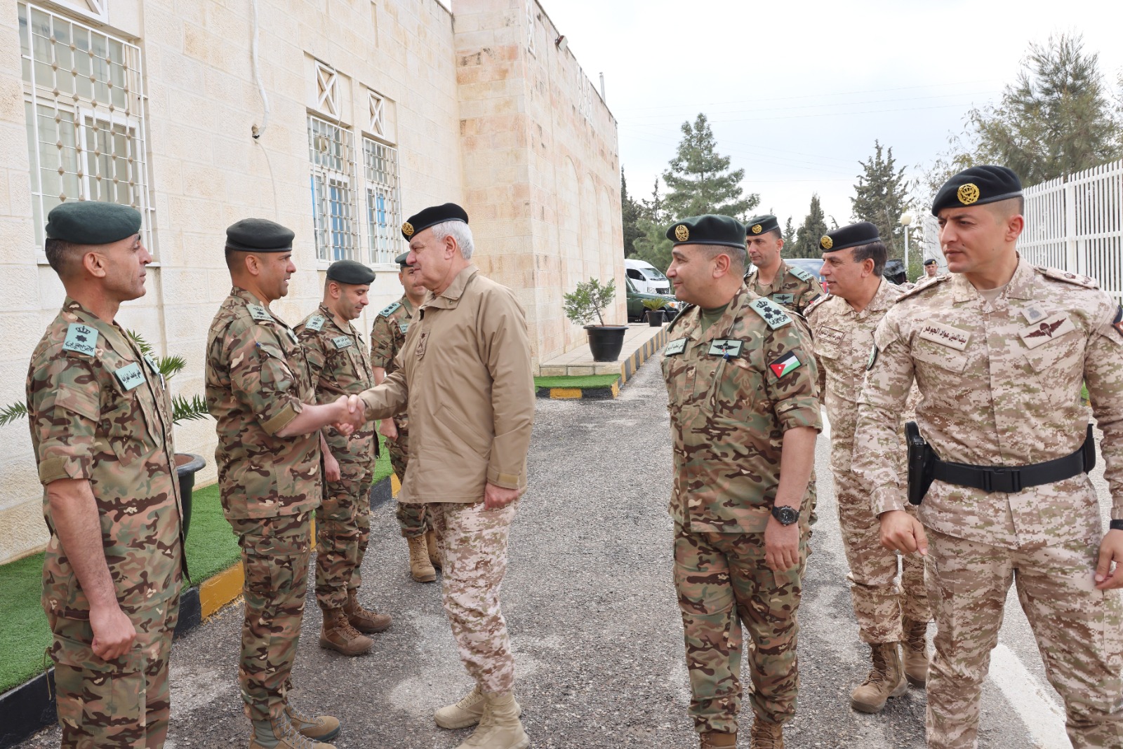 Madar Al-Saa Images 0.4936909375665125