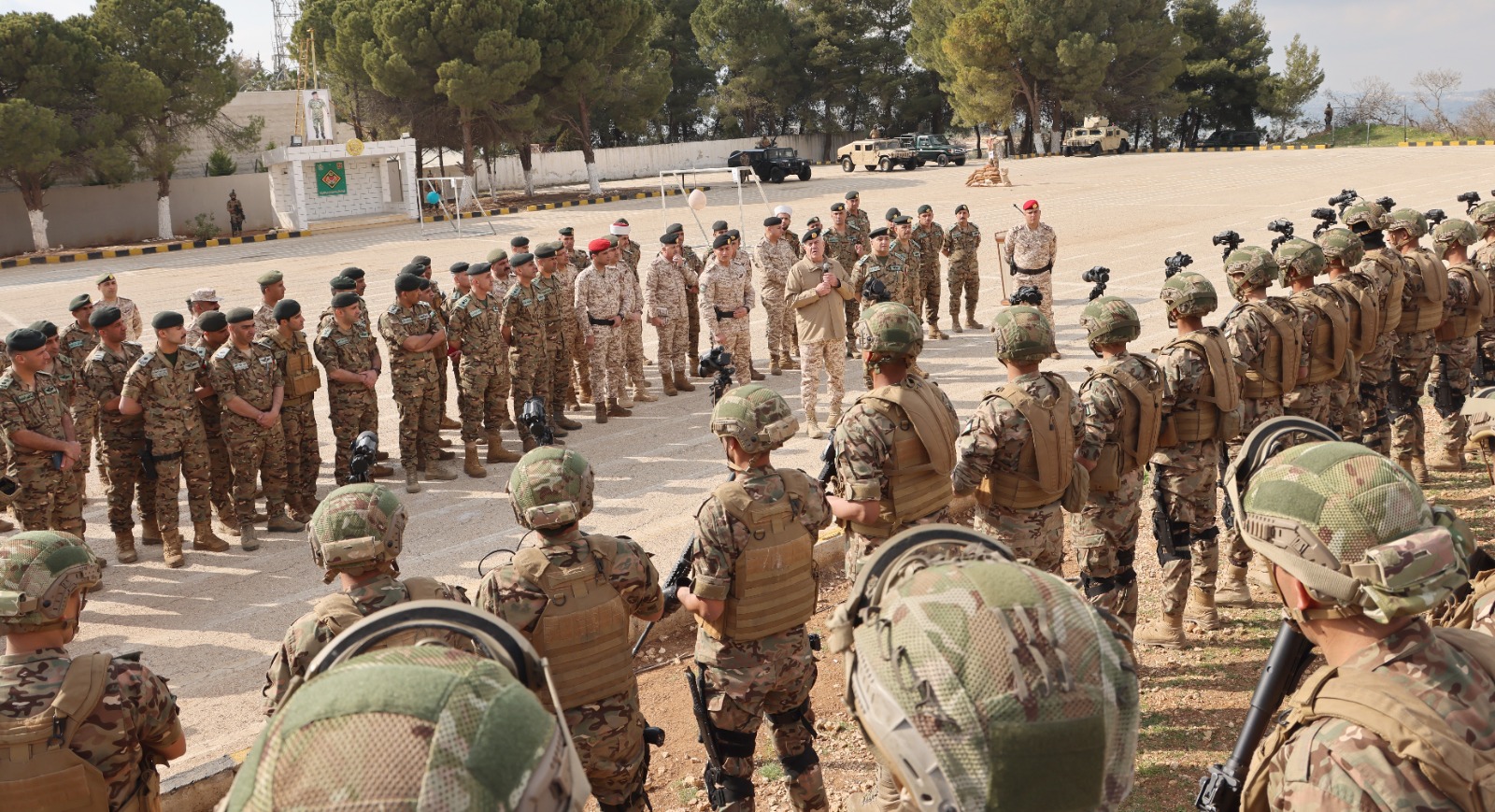 Madar Al-Saa Images 0.7590282092846182