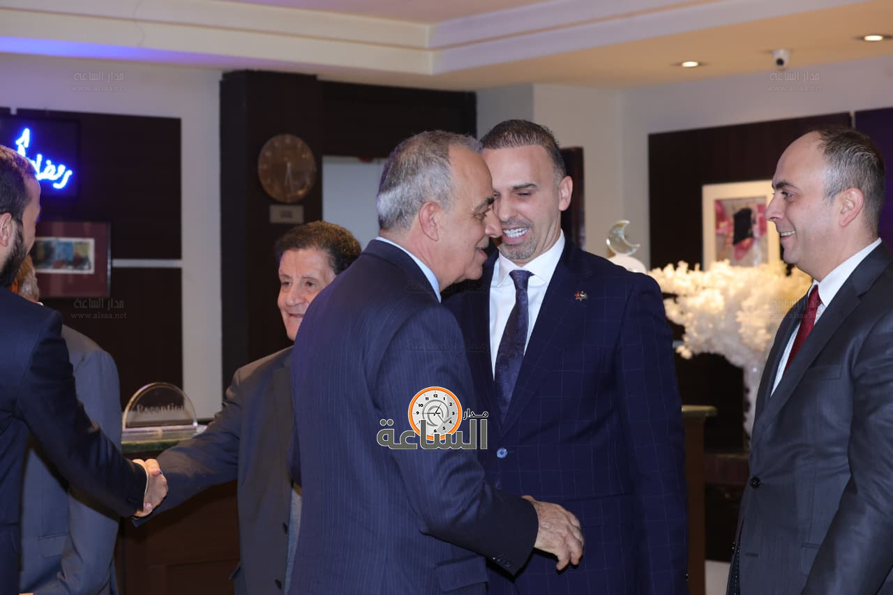 Madar Al-Saa Images 0.7208925174255912