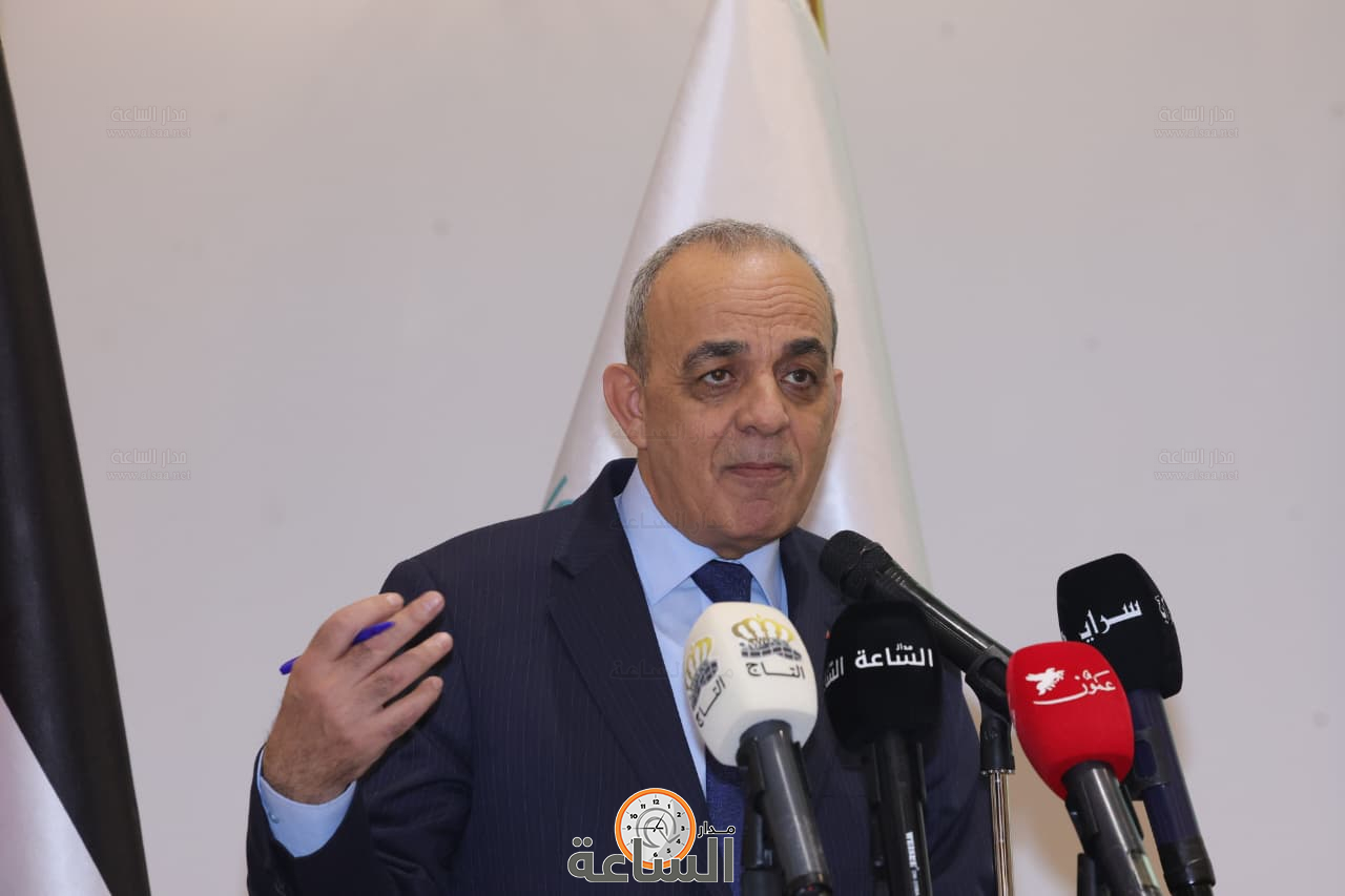 Madar Al-Saa Images 0.7931616460560433