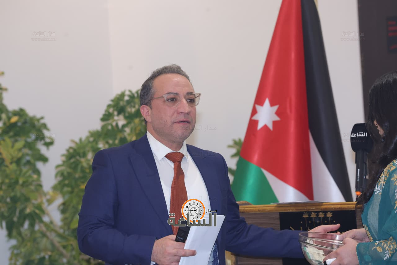 Madar Al-Saa Images 0.06763396895471141