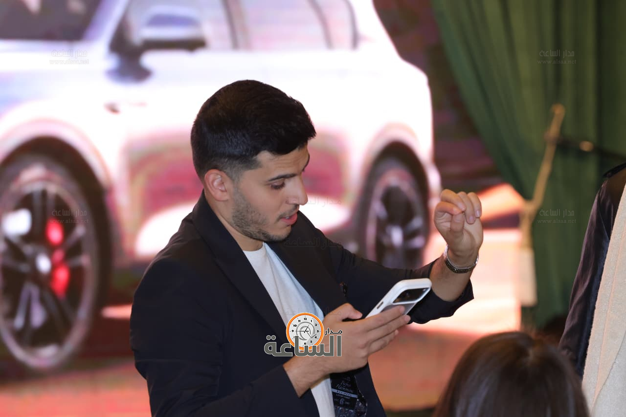 Madar Al-Saa Images 0.4362133565050147