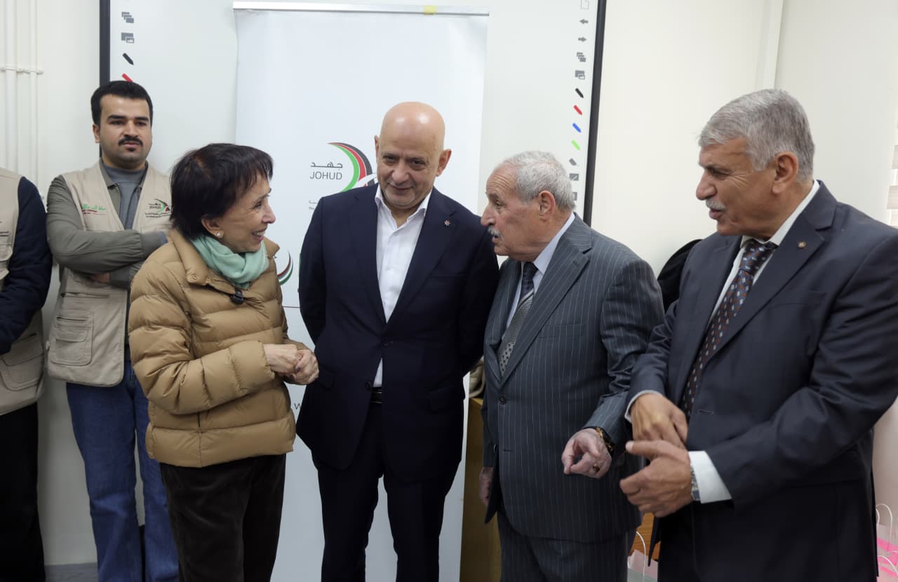 Madar Al-Saa Images 0.8590390240074955