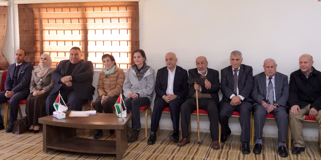 Madar Al-Saa Images 0.7914078140417337