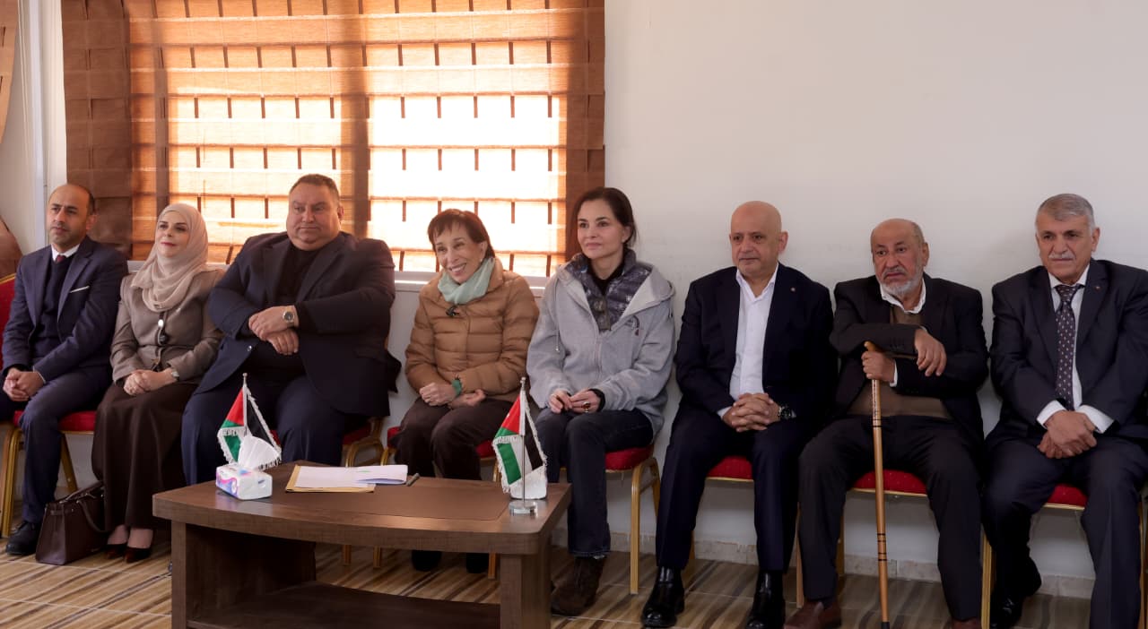 Madar Al-Saa Images 0.18637745848962461