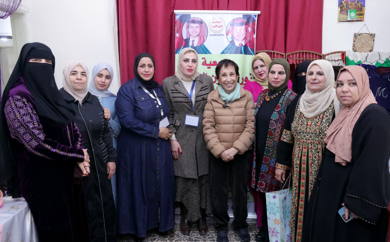 Madar Al-Saa Images 0.6499730065850152